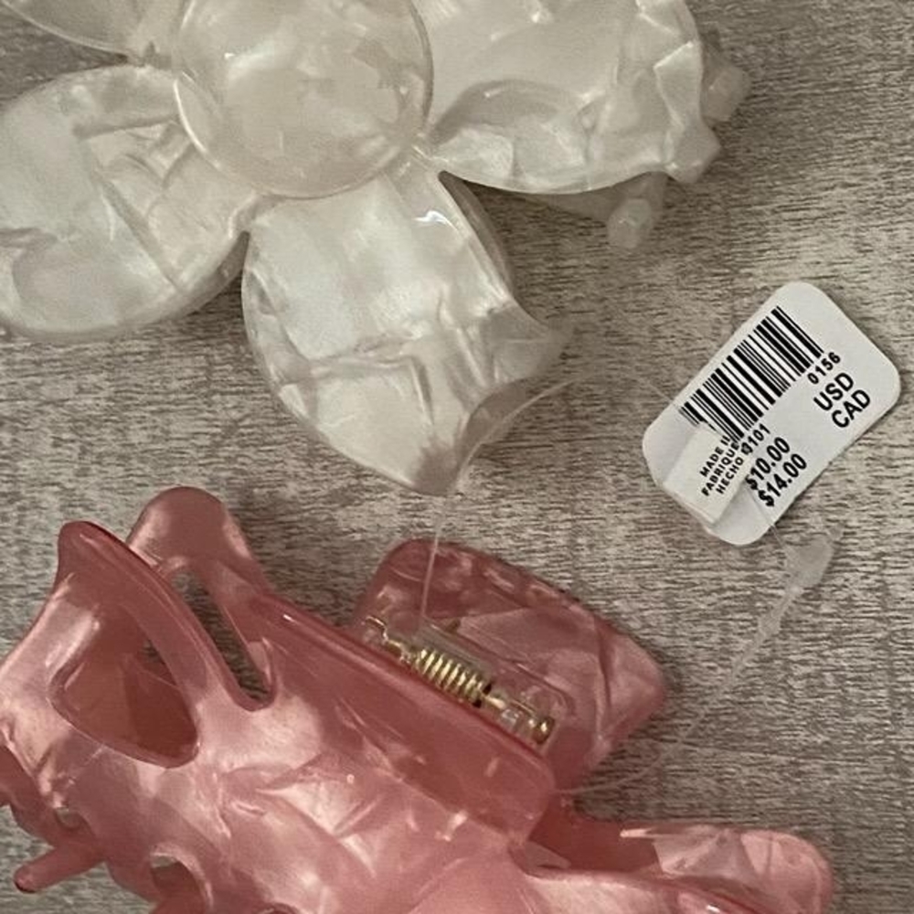 URBAN OUTFITTERS | Hair Claw Clips (Set Of 2) - Picture 9 of 12